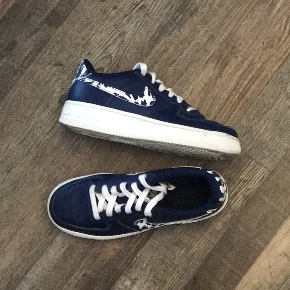 Nike Air Force 1 LV 8 1 GS ‘Splatter Swoosh- Blue Void’ Skate Shoes